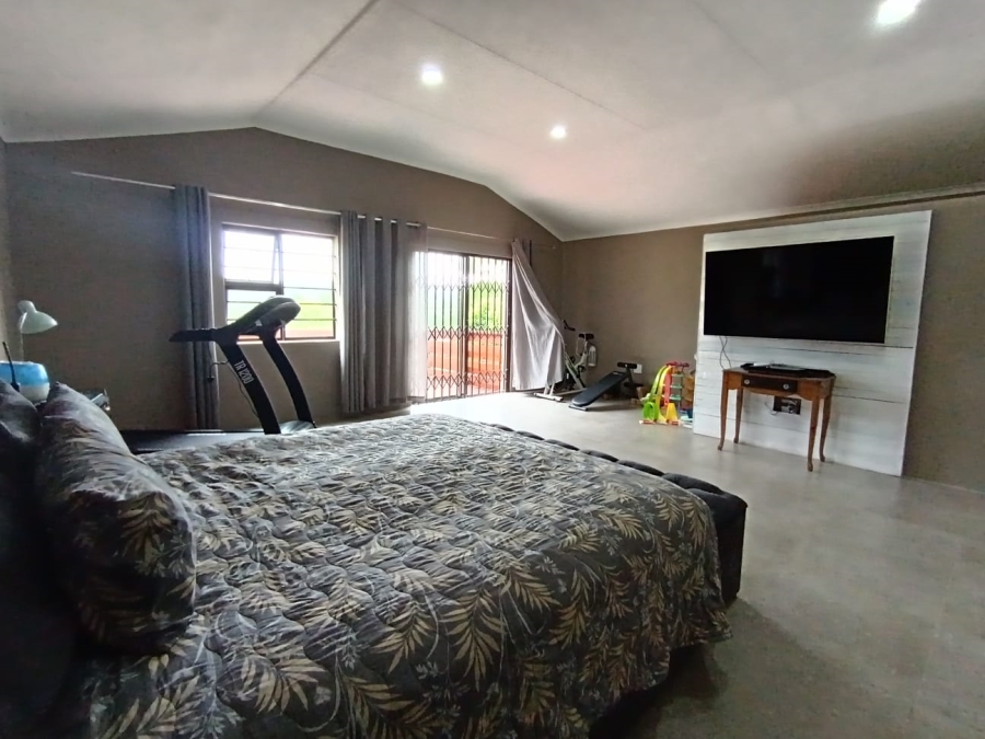 Commercial Property for Sale in Colleen Glen Eastern Cape